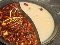 -鹿鸣山草本茶香火锅(园西路店)