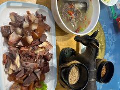 -乔家小院•非遗驴肉•本地小海鲜(滨河路店)