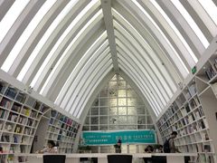 -钟书阁(松江泰晤士小镇店)