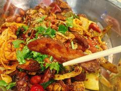 -愉肴麻辣香锅(中山路店)