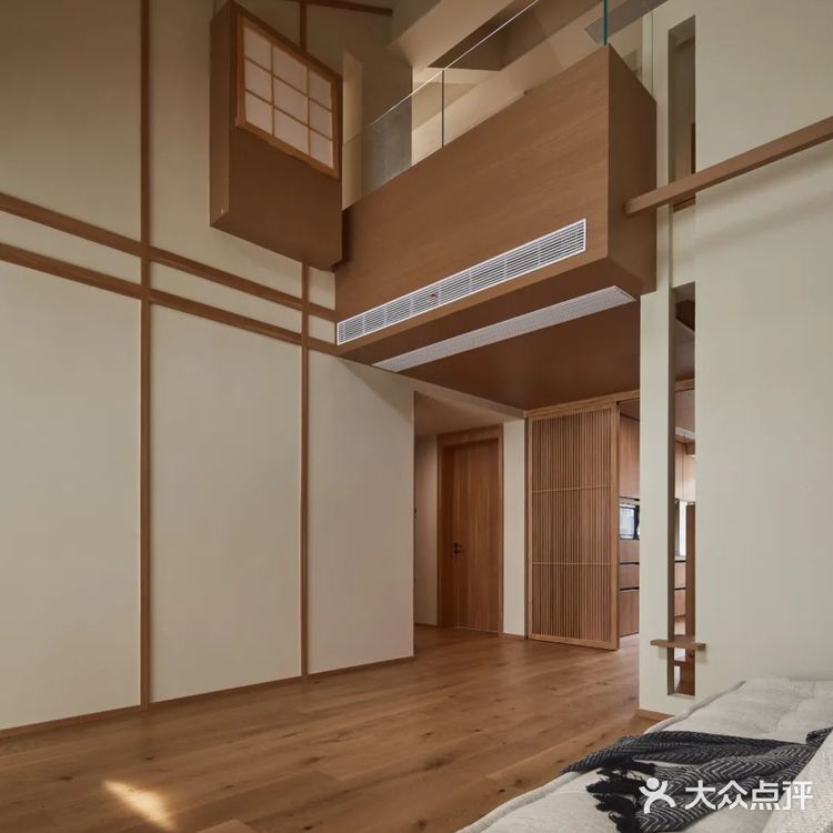 原木风顶层复式，这样的顶楼设计真香！