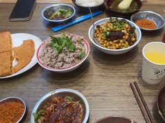 -肖四女乐山跷脚牛肉(滨江天街店)