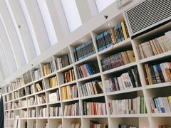 -钟书阁(松江泰晤士小镇店)