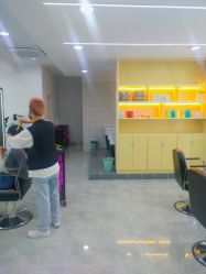 -Coo Hair salon