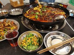 -鸿顺老铁锅美蛙鱼府(解放碑店)