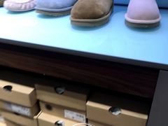 -UGG(燕莎奥特莱斯购物中心店)