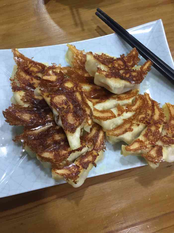 哈贵锅贴(怀宁路店)-"老板说 三块钱的锅贴才起售 不然还不够.