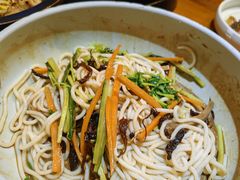 鸡丝凉米线-云海肴·汽锅鸡·云南菜(天津国金汇店)