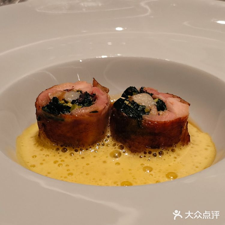 我还是愿意称偲厨为成都法餐综合第一！因为这两个人[得意]