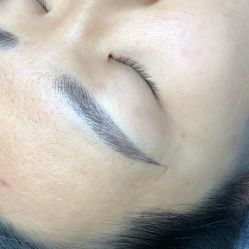 -一个差评成就的纹眉店