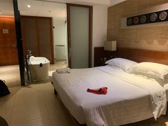 -三亚湾海居铂尔曼度假酒店