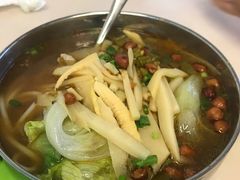 酸辣笋尖米粉-卓雅桂林米粉