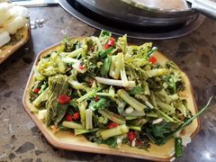 -黄利砖万峰林布依特色酸笋牛肉馆