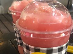 -莓园冰淇淋店