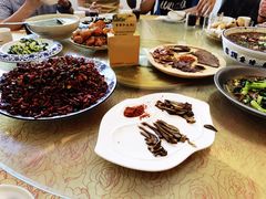 -黄桷树曹家私房菜(江与城店)