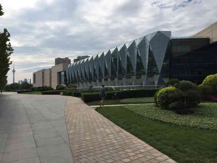 银河地下商业广场-"地处于乐园道与黄埔南路交口的银河地下商业.