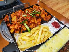 -亲昵春川鸡排(韩国美食街店)