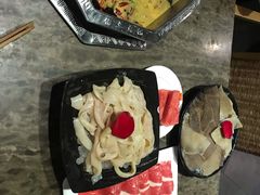 -佬土鹅肠火锅(中建大观店)