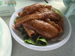 -茅草房·河畔园林火锅