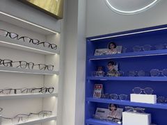 -美式眼镜·授权蔡司.依视路.尼康.豪雅.明月(南翔印象城店)