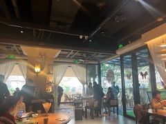 -瑞虹新天地月亮湾