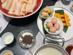-红鼎豆捞·非遗鲍皇汤火锅(宝丰路店)