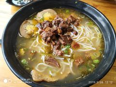-花溪巷牛肉粉(泉城路店)