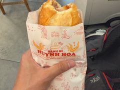 -Bánh Mì Huynh Hoa