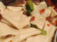 -阿瓦山寨·湘菜现炒·剁椒鱼头王(咸阳总店)