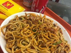 -牛一嘴·兰州牛肉面·大盘鸡(财富中心店)