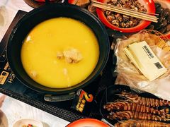 -鲜入围煮花胶鸡海鲜火锅