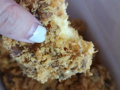 核桃肉松小贝-鲍师傅糕点(江苏路店)