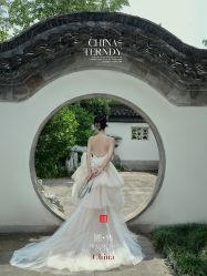 -雪中彩影婚纱摄影·微光艺术中心