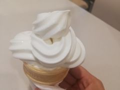 -麦当劳(轻轨曹杨路店)