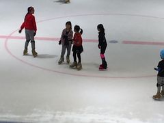 -冰纷万象滑冰场(南山万象天地店)