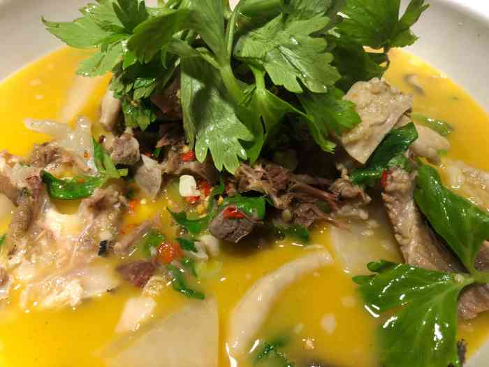 彭厨(花果园风雨桥店)-"[薄荷]环境:在花果园风雨桥招牌很大,很.