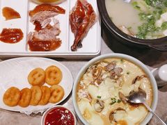 -月枫江南小馆(绿地缤纷广场店)