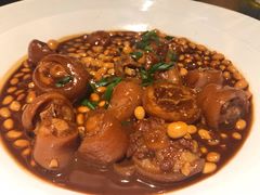 红酒猪尾巴焖黄豆-老头儿油爆虾·知味杭州(爱琴海购物中心)