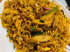 -泉哥小平房串店