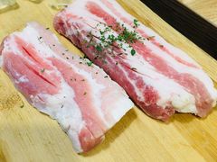 -江南猪肉商会无限续吃(弘大店)