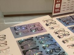 -J-Optical佳视明眼镜·蔡司视觉(青岛金茂览秀城店)