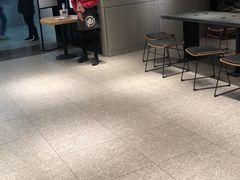 大堂-麦当劳(中山公园龙之梦店)