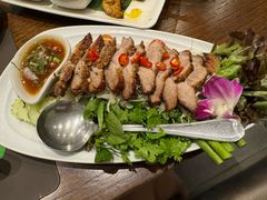 -Chom Cafe and Restaurant