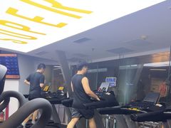 -超鹿运动(达信大厦店)