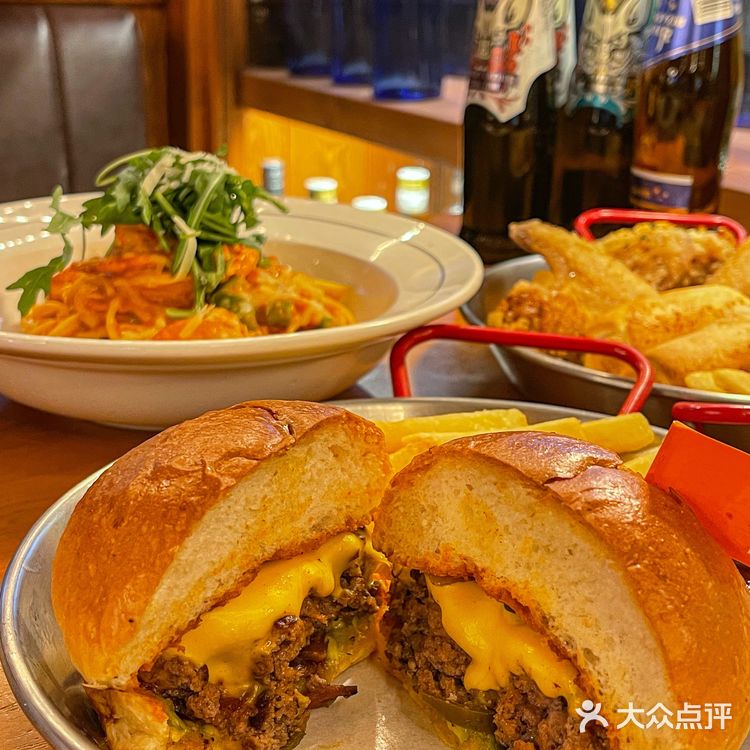 在广州‼大番薯区时代芳华里的氛围感西餐