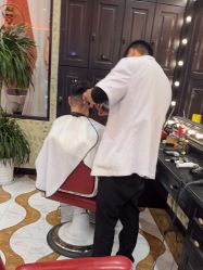 -东方先生国潮男士理发馆