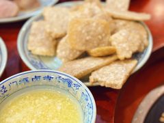 老北京炸灌肠-门框胡同百年卤煮(新街口店)