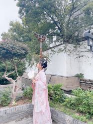 -一揽芳华汉服旗袍体验馆(拙政园店)