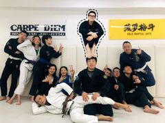 -菠萝格斗巴西柔术训练馆