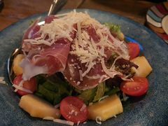 蜜瓜火腿芝士色拉-SISTERS BAR RESTAURANT川意酒馆(嘉善老市H楼店)